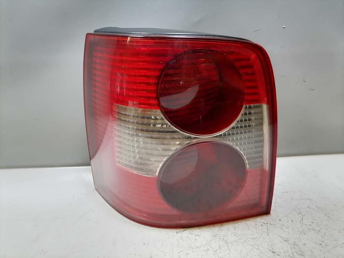 VW Passat 3BG original Rücklicht Rückleuchte Schlussleuchte links Kombi Bj.2001